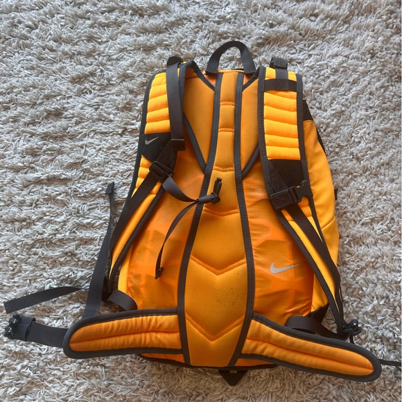nike backpack orange Early 2000's Heavy Duty Mesh Detachable mini bag allows you to keep small items organised. Nike Texas Longhorns Large Training